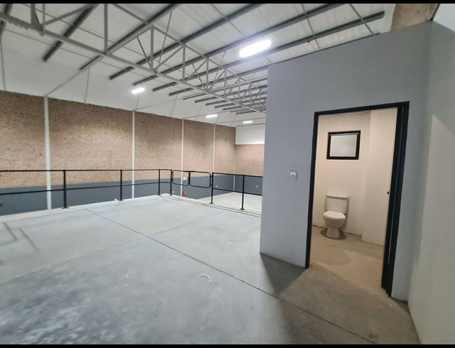 519.90M² WAREHOUSE TO LET IN SAMRAND BUSINESS PARK